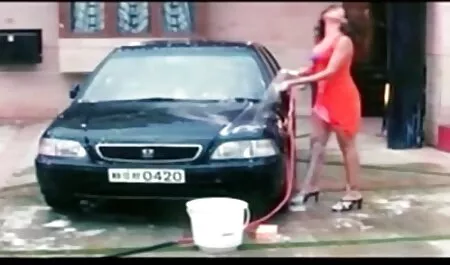 Lesbian hút để phim sex gai xinh nhat đi tiểu.