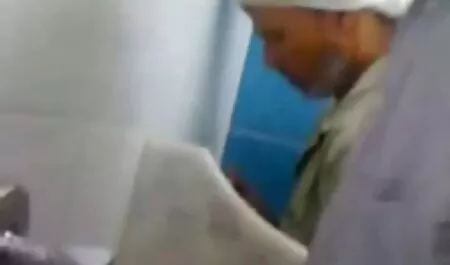 Một trẻ điên muốn thủ dâm phim sex dep nhat hút thuốc.