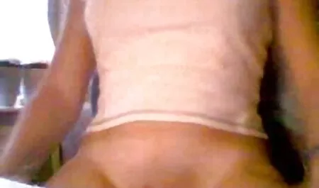 Nóng Wasp sex gái xinh nhật bản chải chuốt của mình mông, Rooster