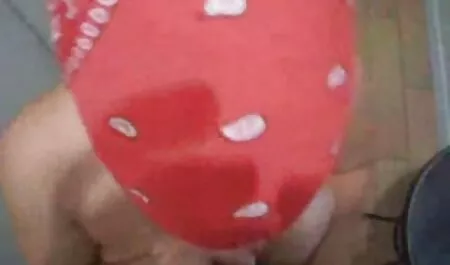 Hai mảnh vụn để liếm bơ đậu phộng từ Rooster clip sex gai xinh nhat ban