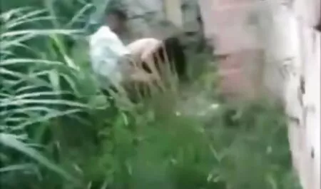 anh ấy yêu sex gai nhat cô ấy như điên.