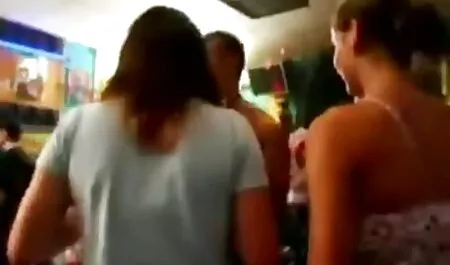 Đường phố đổ máu trong lớn sex gai xinh nhat nắm tay